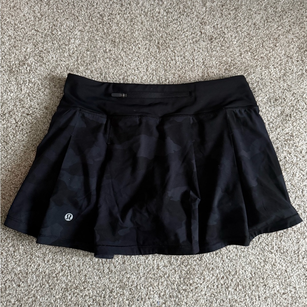 Lululemon camo black skirt